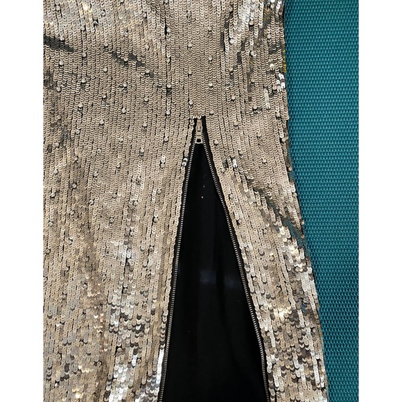 π· π Alice + Olivia Crystal Embellished Sequined Silver Metallic Malika Dress - Picture 10 of 15